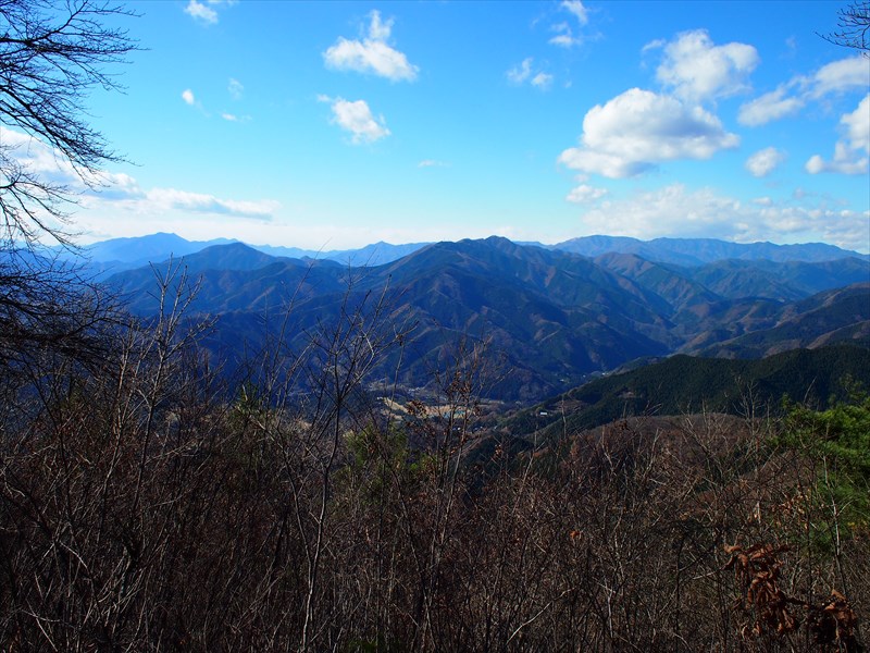 生藤山・三国山のハイキング